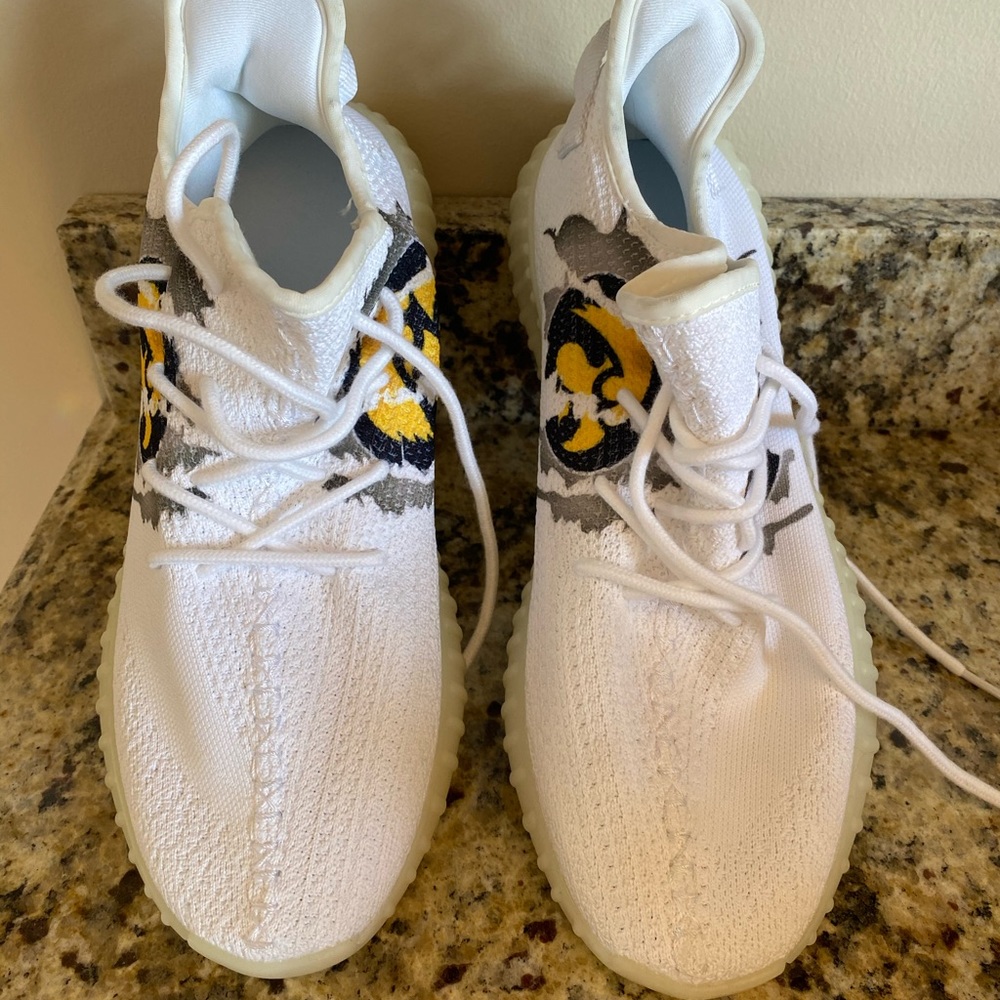 University of Iowa Men’s 11.5 Gym Shoes